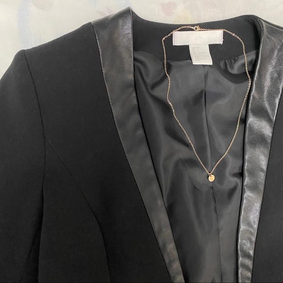 H&M blazer with leather detailing. - Picture 2 of 6